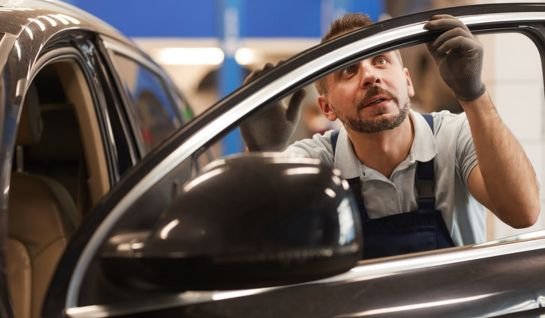 Auto Glass Repair UAE